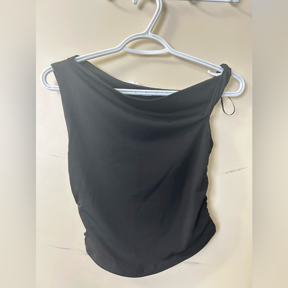 Garage Asymmetric Twisted Top